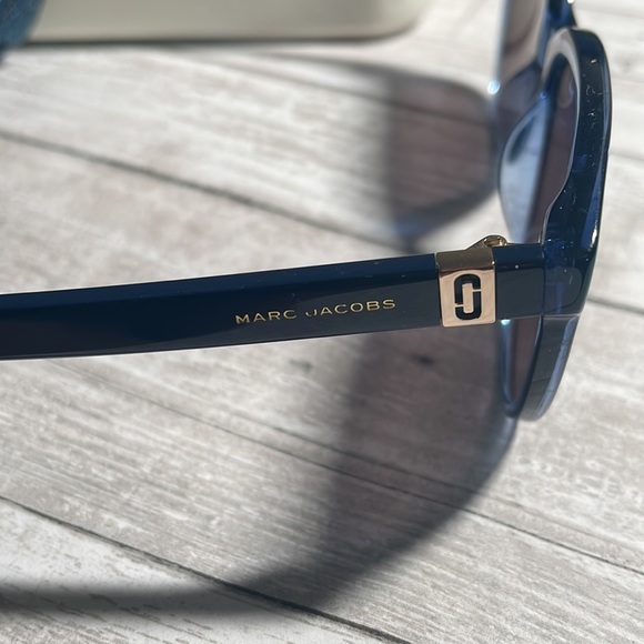 Sun glasses, blue sunglasses, Marc jacobs woman’s sunglasses - Picture 2 of 4